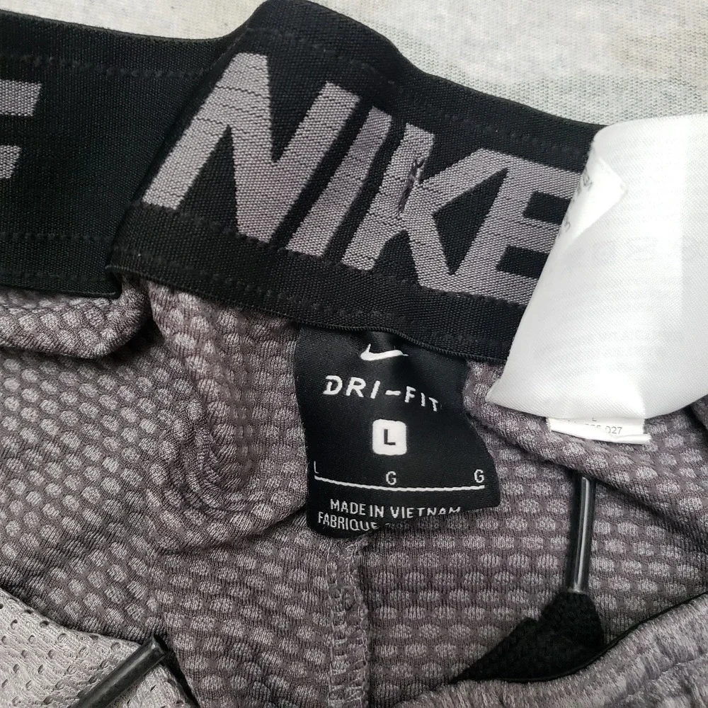 Nike Shorts Mens Large Gray Dri-Fit Drawstring‎ Pockets
